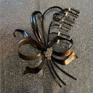 Vintage Bow Brooch w/Rectangular & Round Glass.